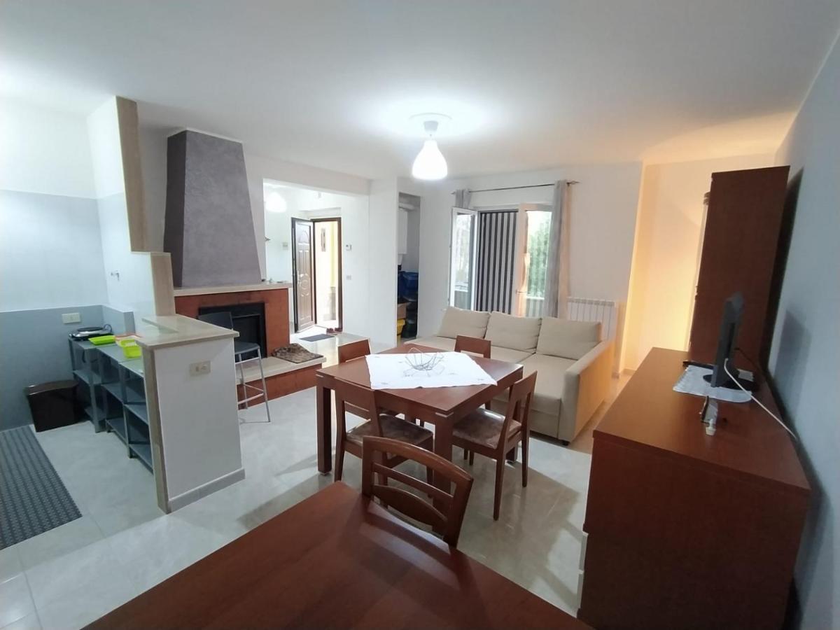 Ferienwohnung Casa Degli Ulivi Con Parcheggio Privato Muro Lucano Exterior foto