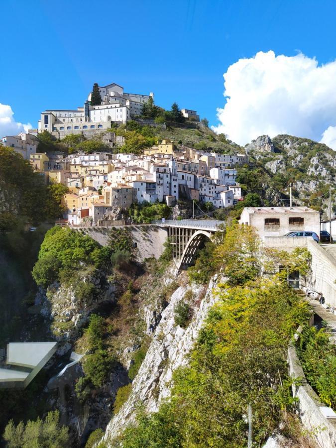 Ferienwohnung Casa Degli Ulivi Con Parcheggio Privato Muro Lucano Exterior foto